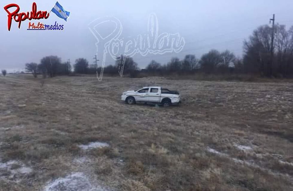 Una camioneta volcó en la autopista nº 55