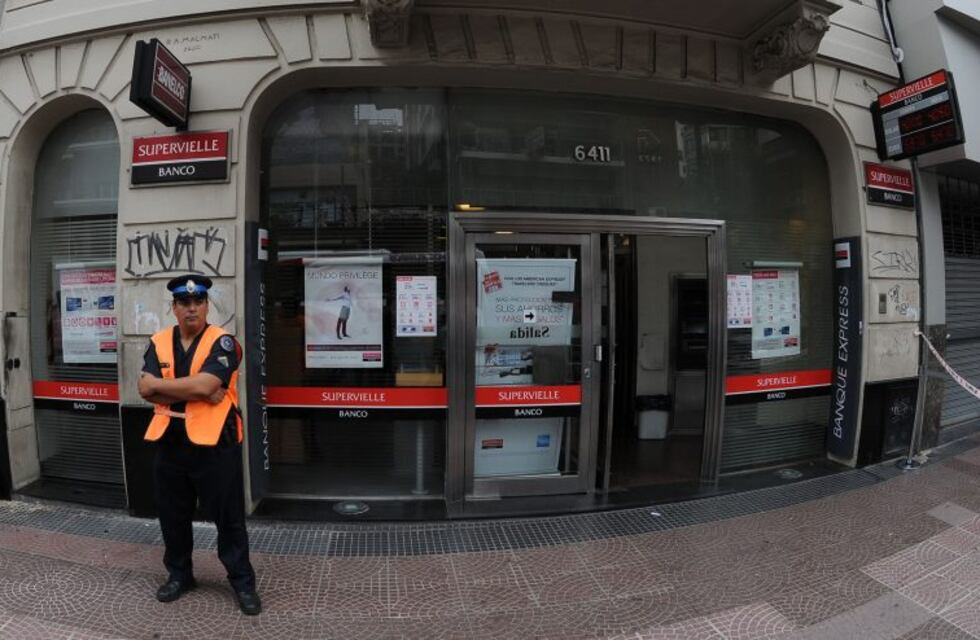 Cobran los beneficiarios de la beca "construyendo sueños" en San Luis