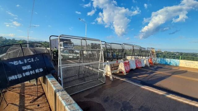 El puente Tancredo Neves permanecerá cerrado para el acceso al país\u002E