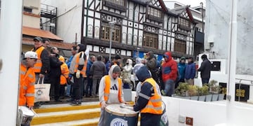 Marcha de SOEM y sindicatos municipales de Ushuaia\u002E