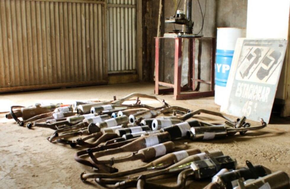 La municipalidad destruyó caños de escapes secuestrados