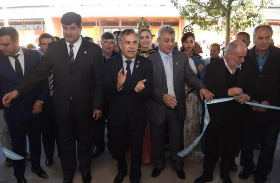 Mendoza: Cornejo inauguró aulas en el Centro Universitario del Este