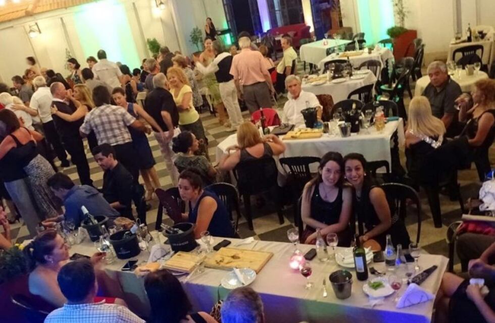 Viernes 13: milongueros solidarios juntan juguetes para Navidad