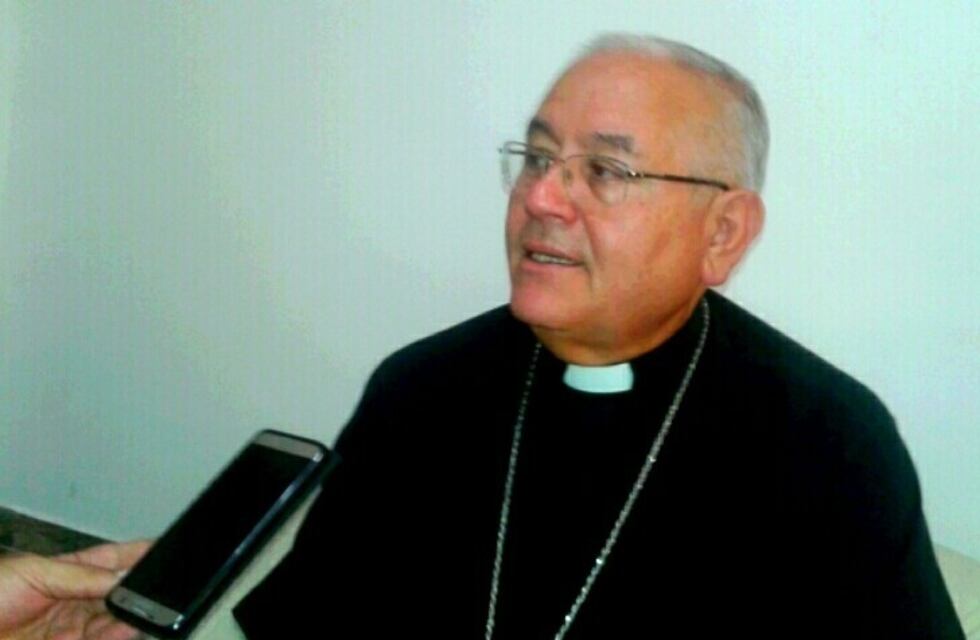 Melitón Chávez, obispo de Añatuya, continúa estable