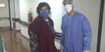 Cristina Domínguez y sus hermanos recibieron plasma (Foto: Clarín)