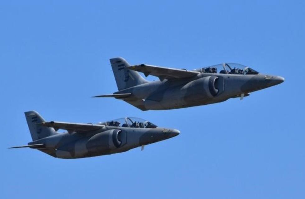 Cayó un avión de la fuerza aérea y murió el piloto