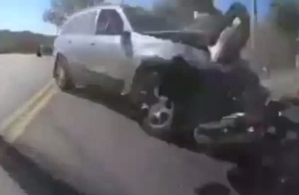 Video: tremendo accidente en Córdoba captado en vivo por una cámara en una moto