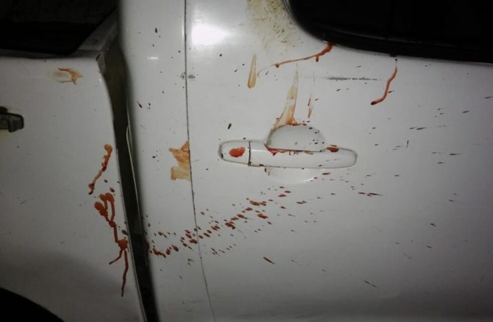 Hirieron a dos polícias en la madrugada