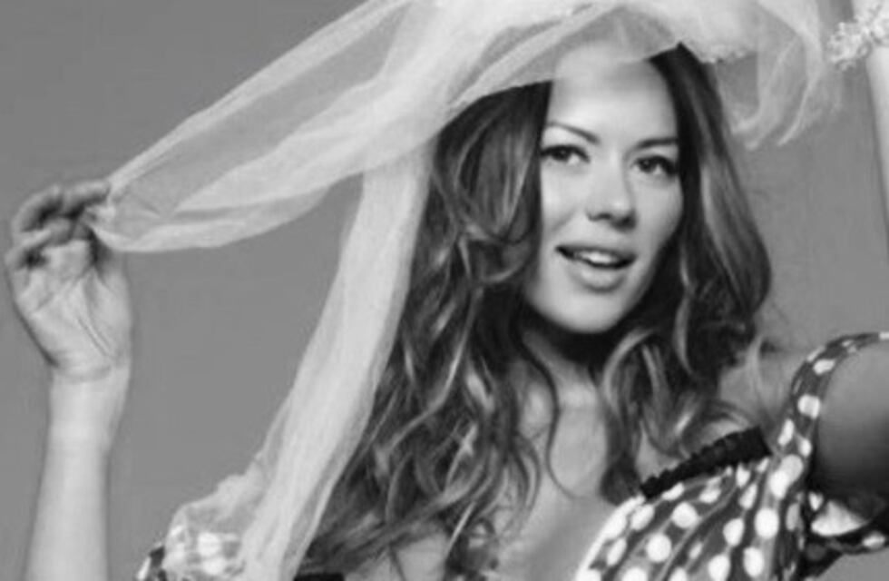 Karina Jelinek incendió las redes con una foto en ropa interior y de espaldas