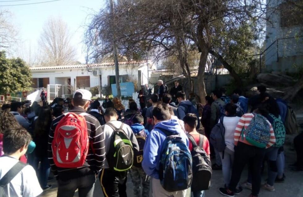 Los Aromos: inauguraron un corredor seguro para los alumnos del Ipem Nº 419