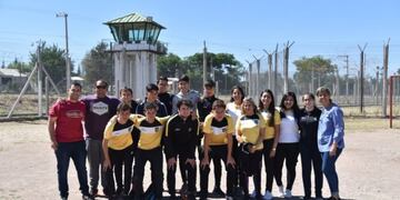 Alumnos del GEPU en la Penitenciaría de San Luis\u002E Foto: El Diario de la República\u002E