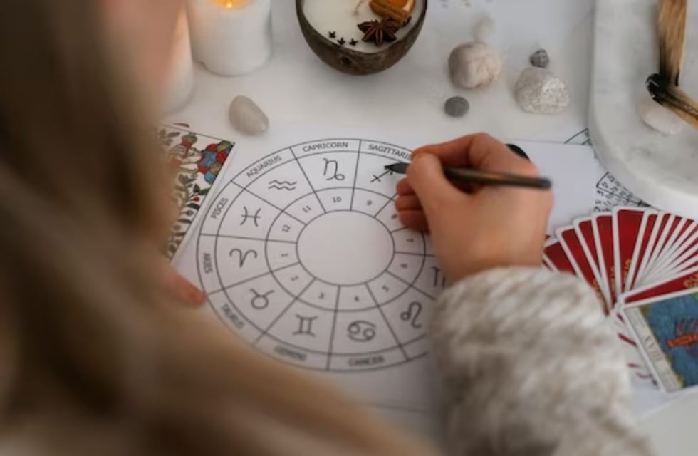 El horóscopo de todos los signos para hoy, lunes 26 de febrero 2024