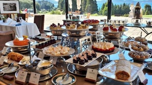 Cómo es el Té Llao Llao, la experiencia de lujo en Bariloche que conquista con su gastronomía y vistas soñadas.