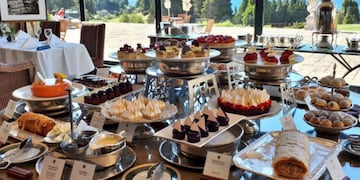 Cómo es el Té Llao Llao, la experiencia de lujo en Bariloche que conquista con su gastronomía y vistas soñadas.