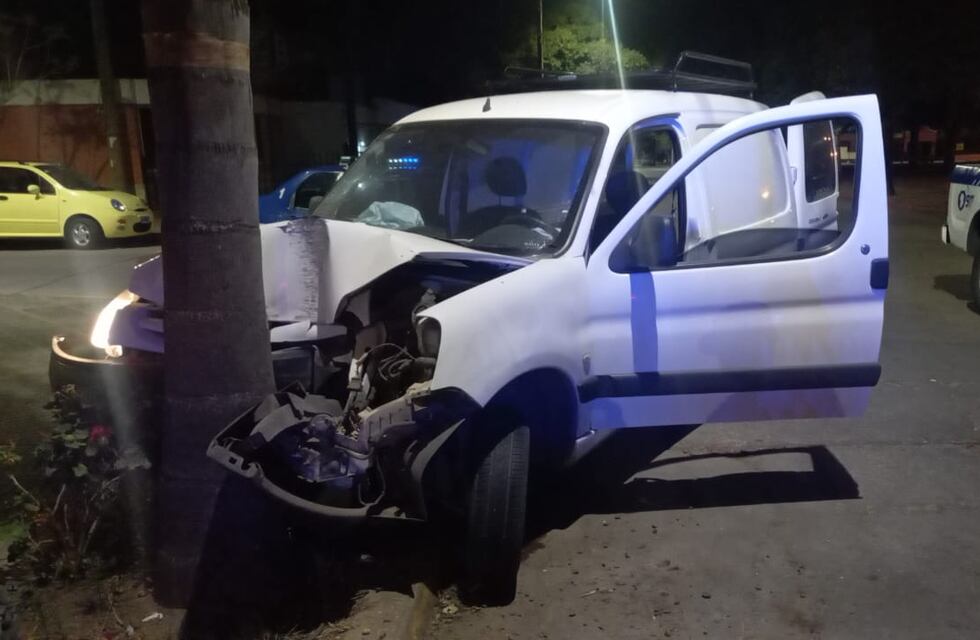 Detuvieron a un menor de 13 años tras saquear el comedor del club Universitario y escapar en una camioneta