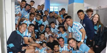La victoria de Racing se festejó, por parte del plantel y en tribunas (Prensa Racing).