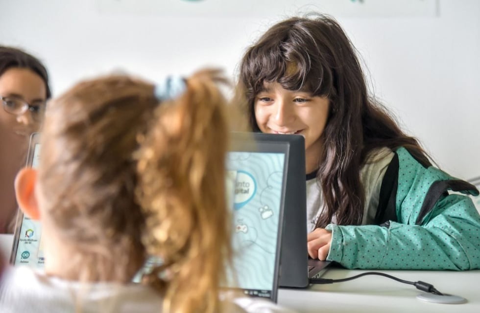 Más de mil familias se benefician con el nuevo Punto Digital en Ushuaia