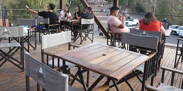 Comienza a funcionar el restaurante mirador ARBOLEDA, ubicado en el monumento del Cerro de La Gloria de Ciudad, donde los visitantes podrán disfrutar de una vista única en la zona
 Foto: José Gutierrez / Los Andes