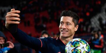 Robert Lewandowski, delantero del Bayern Munich de Alemania, eligió a su favorito para el Superclásico argentino (AP)