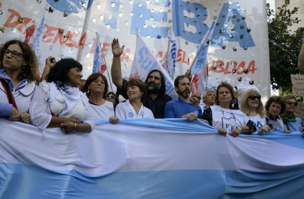 "Si el gobierno convoca a paritaria nacional, el conflicto se destraba" reiteró Baradel
