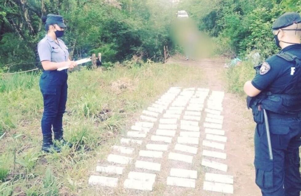 Secuestran 75 gruesas de cigarrillos de contrabando de un auto donde viajaba una familia