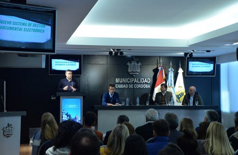 Mestre puso en marcha el Sistema de Gestión Electrónica de la Muni