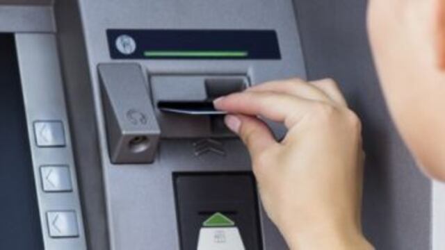 Se hizo pasar por un bancario y le robó $31.000