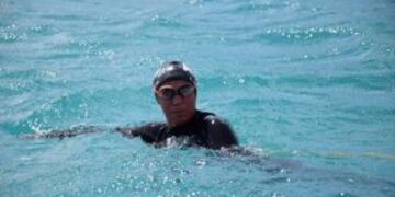 Broglia hizo historia al cruzar a nado el Canal de Beagle. (Facebook Alejandra Broglia)