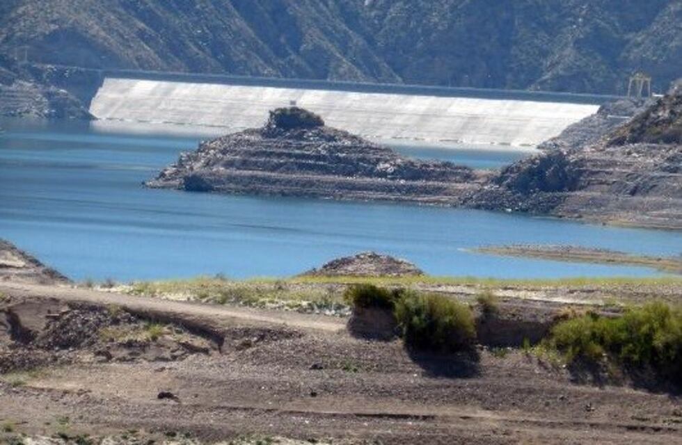 Realizarán maniobras de limpieza en el Dique Potrerillos y podría afectar la potabilización del agua