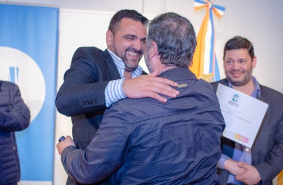 Se entregaron medallas de reconocimiento a municipales con 20 y 30 años de servicio