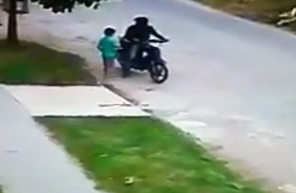 Un motochorro asaltó a un nene de 6 años en Tucumán y se llevó 30 pesos