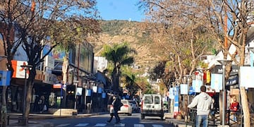 Centro de Villa Carlos Paz en invierno y en cuarentena\u002E (Foto: VíaCarlosPaz)\u002E