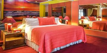 La mujer decidió demandar al motel y a su tarjeta de crédito por la ruptura con su pareja\u002E (Archivo)