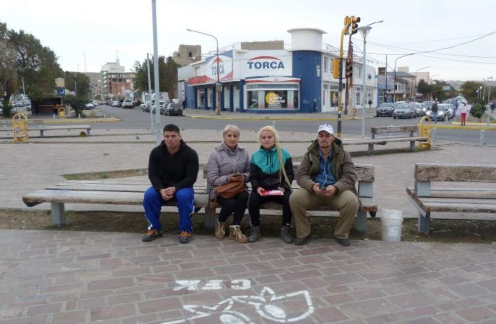 Protesta de 2 mujeres atacadas por perros sueltos
