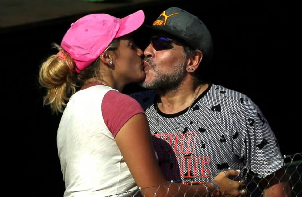 El mensaje de amor de Diego Maradona a Rocío Oliva en las redes sociales