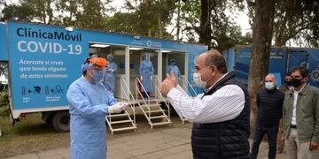 Aguilares: Manzur supervisó el tráiler sanitario de Covid-19 destinado a camioneros\u002E (SECPT)
