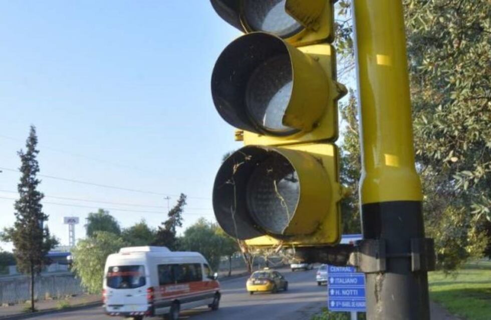 La tormenta dejó sin semáforos a la ciudad de Mendoza