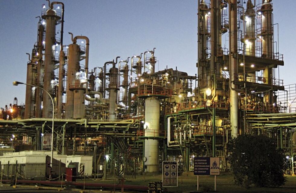 Campana: La petroquímica Carboclor cerró dos plantas y despedirá a 120 personas