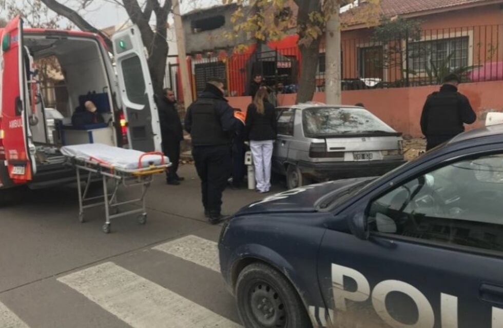 Impresionante colisión entre dos autos en Ciudad deja un herido grave