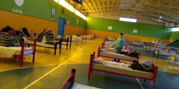 Los misioneros fueron trasladador a un polideportivo mientras esperan el resultado del test al que fue sometido el que presentó síntomas\u002E