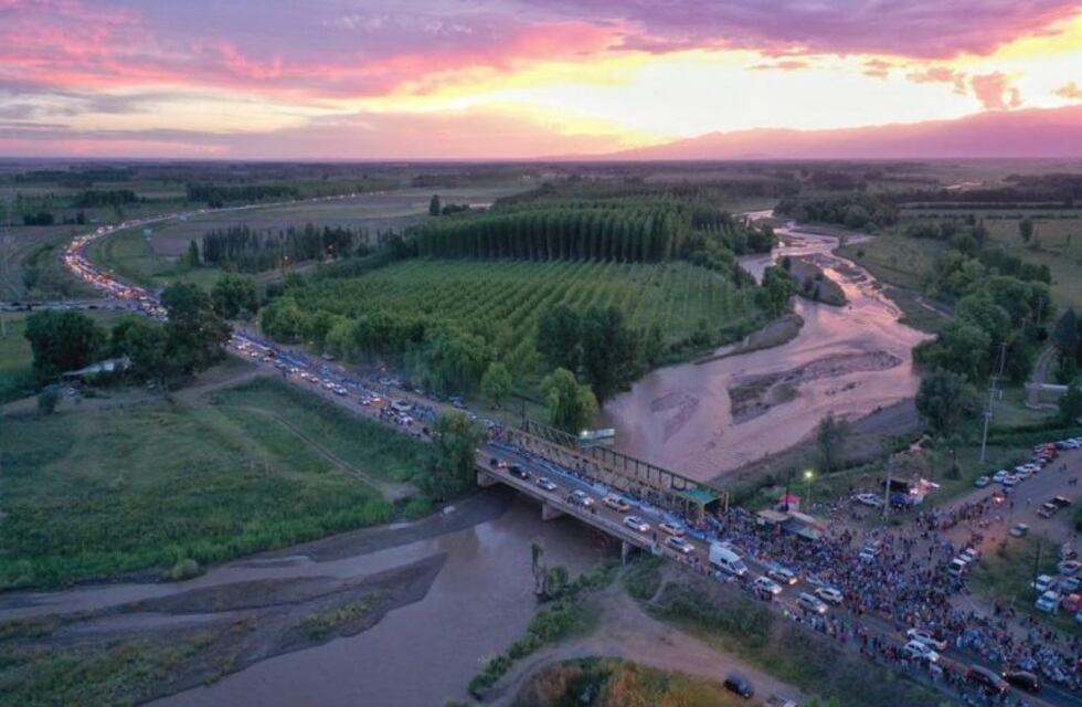 Otra multitudinaria manifestación se realizó en Mendoza a la espera de la derogación de la ley minera