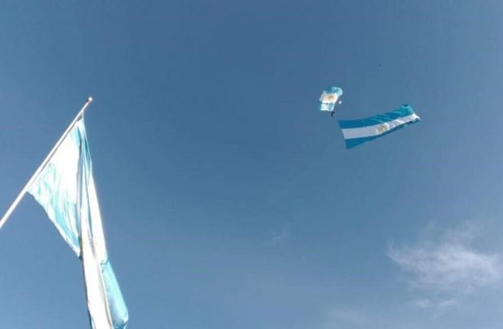 Espectacular apertura del Mundial de Paracaidismo en Carlos Paz