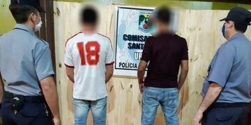 Dos agresores de un hombre al que hirieron de gravedad con un arma blanca\u002E Fueron detenidos en Santa Ana\u002E
