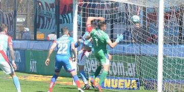 Marcos Peano fue ratificado como titular después de la goleada ante Arsenal\u002E (Arsenal de Sarandí)