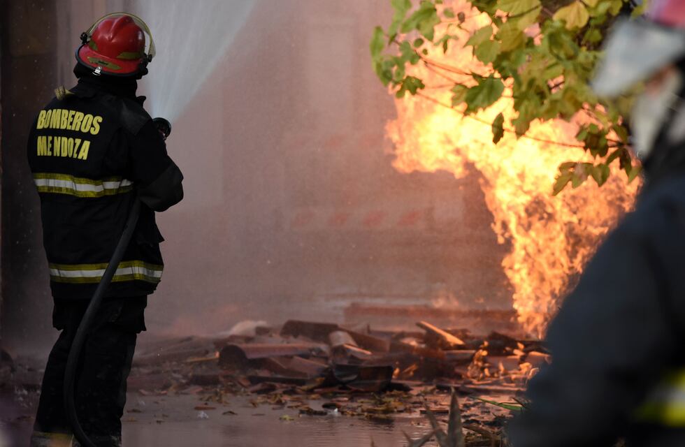 Una escuela de Maipú pide ayuda para una familia que perdió todo en un incendio