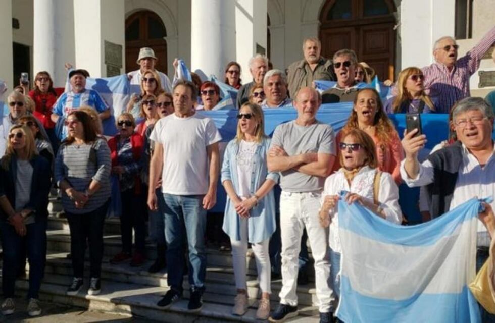 Ramiro Ortiz encabezó al Marcha del Millón en Azul