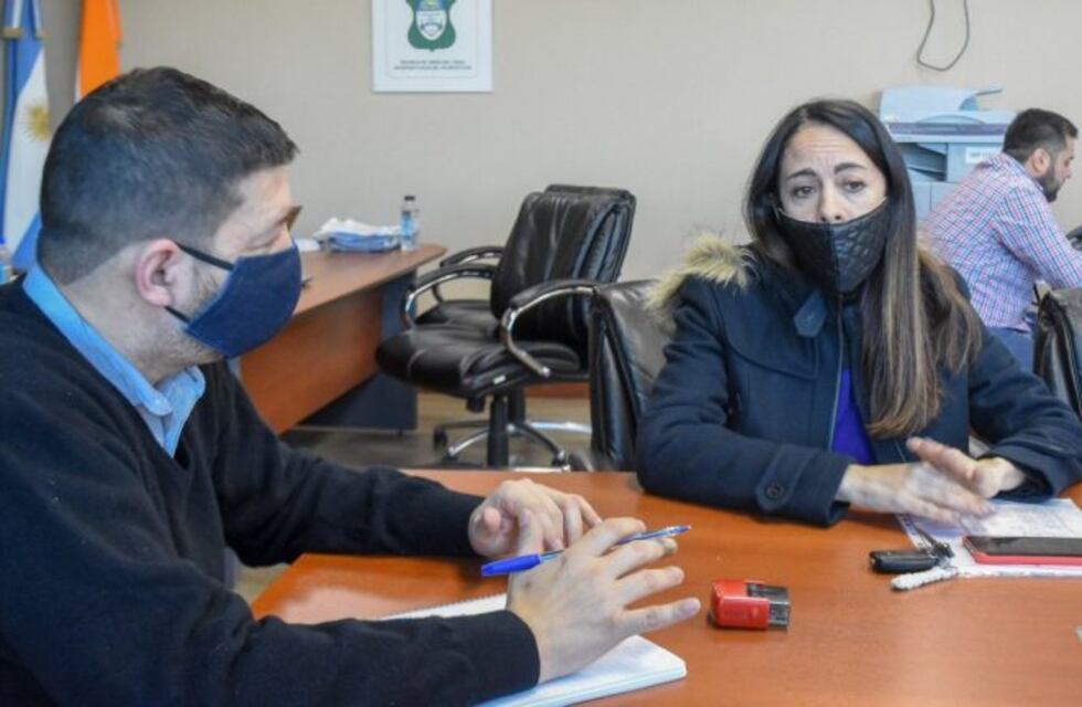 Ferreyra junto a la Jueza del Juzgado Municipal de Faltas en busca de la modernización administrativa