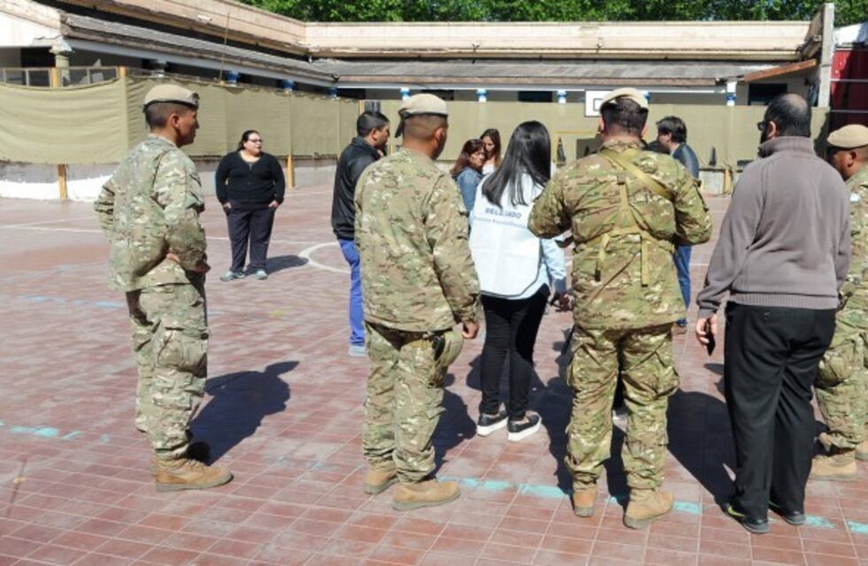 Se hizo el gracioso y se lo llevaron detenido