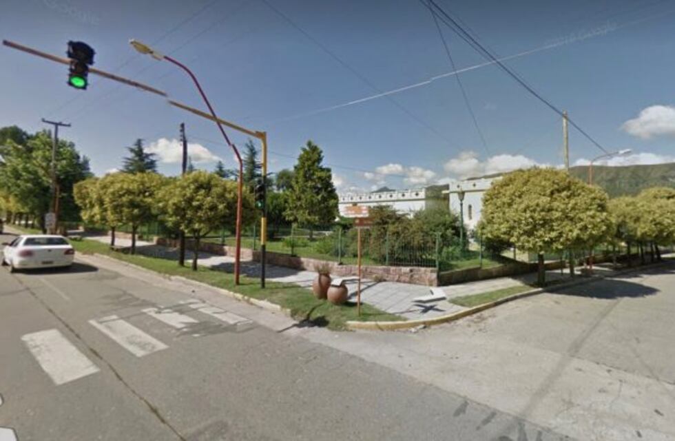 Cosquín: tras cruzar semáforo en rojo lo atraparon con marihuana y objetos robados