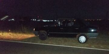 El Renault 9 del joven de 19 años que esperaba auxilio mecánico\u002E